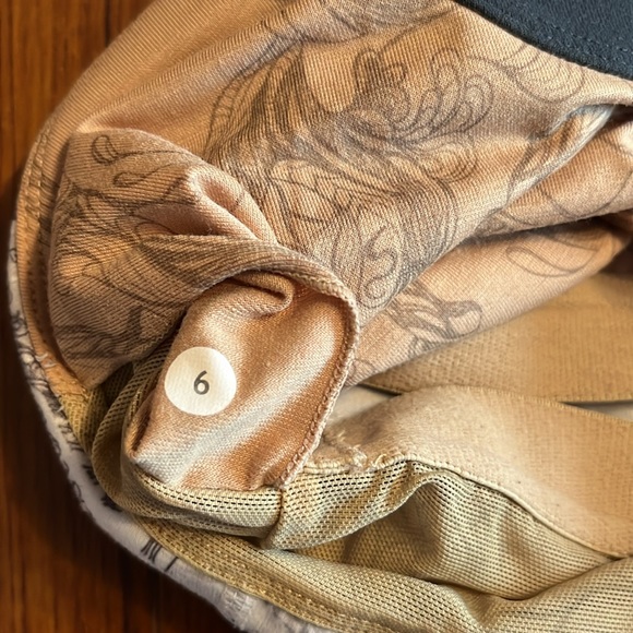 Lululemon Workout Top - Picture 5 of 5